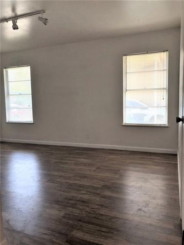 1405 Kamar DR, Austin, TX 78757