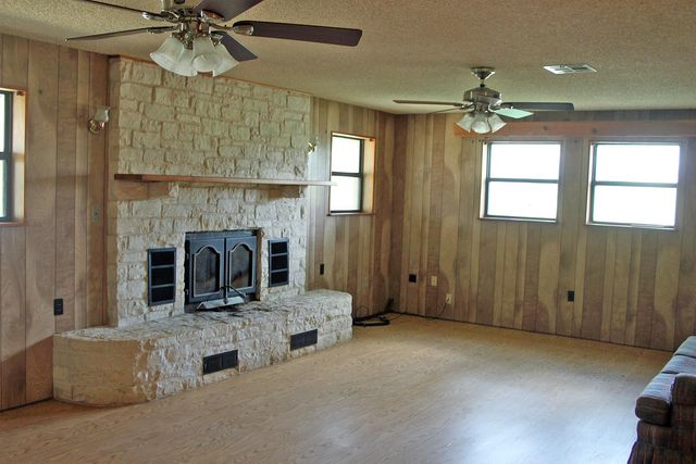 1141 Fm 3158, Dale, TX 78616