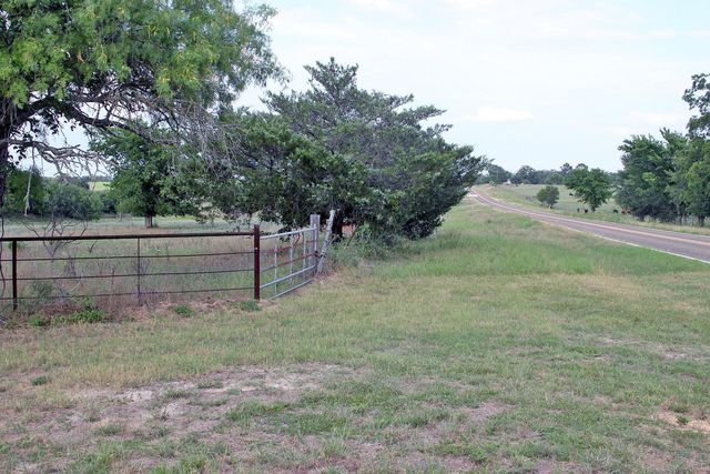 1141 Fm 3158, Dale, TX 78616