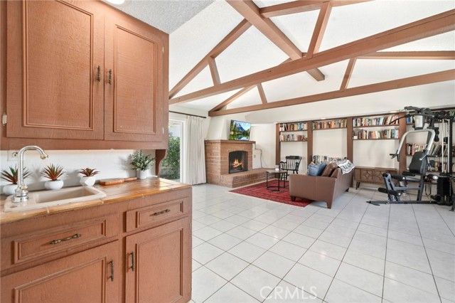 1906 Suva, Costa Mesa, CA 92626