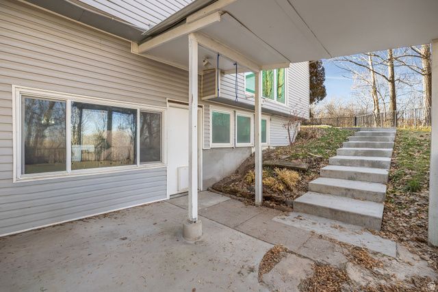415 E PANORAMIC DR, Hyrum, UT 84319