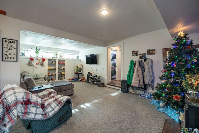 415 E PANORAMIC DR, Hyrum, UT 84319