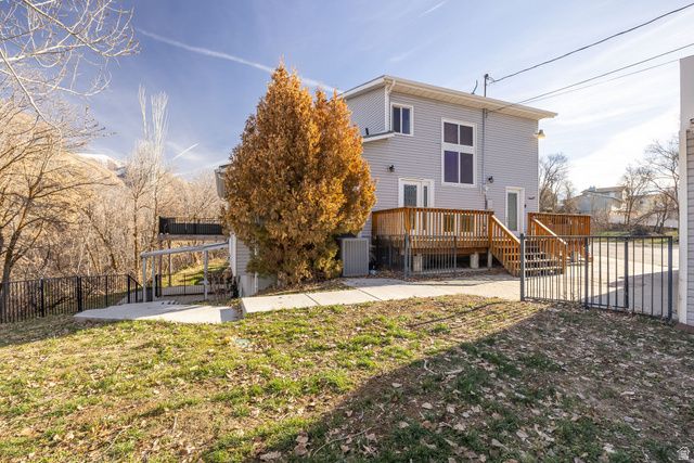 415 E PANORAMIC DR, Hyrum, UT 84319