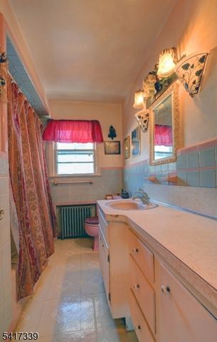 274 Gaston Ave, Garfield City, NJ 07026