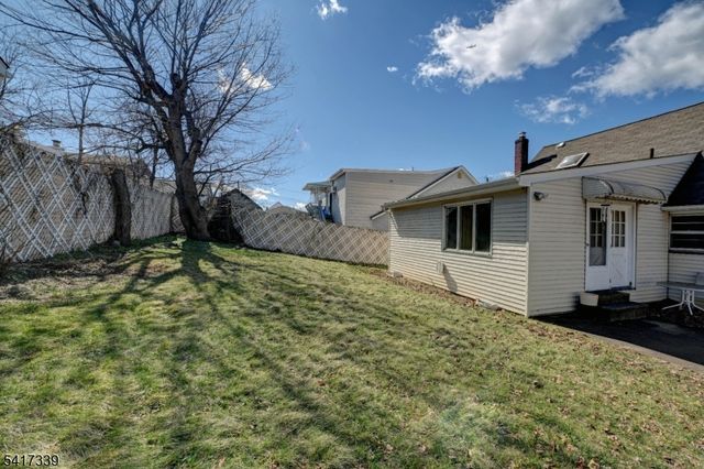 274 Gaston Ave, Garfield City, NJ 07026