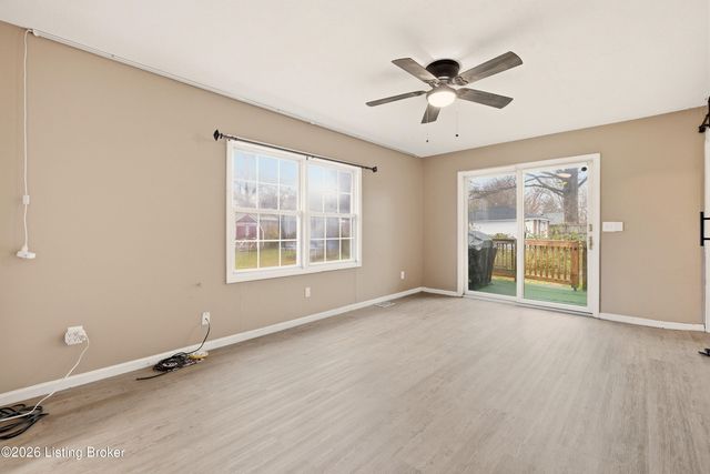 3210 Elane Dr, Louisville, KY 40216