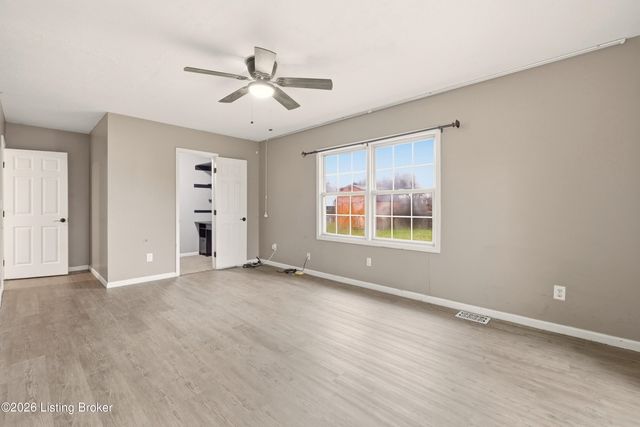 3210 Elane Dr, Louisville, KY 40216