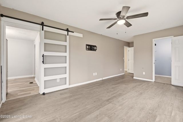 3210 Elane Dr, Louisville, KY 40216