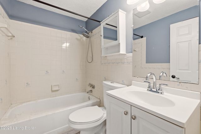 3210 Elane Dr, Louisville, KY 40216