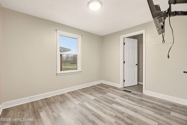 3210 Elane Dr, Louisville, KY 40216