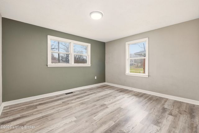 3210 Elane Dr, Louisville, KY 40216