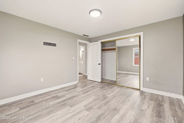 3210 Elane Dr, Louisville, KY 40216