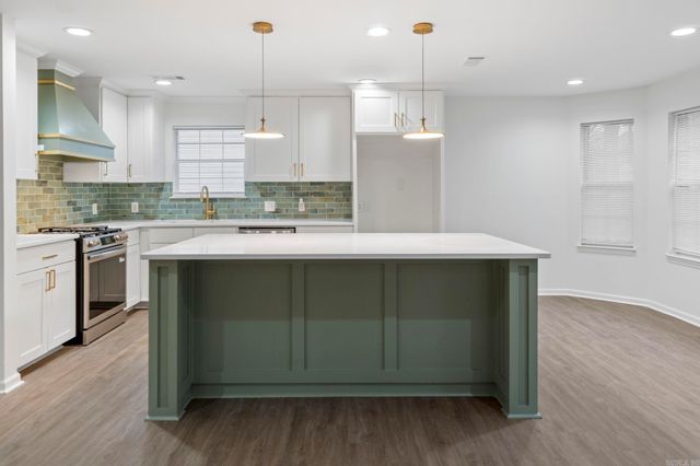 301 White Blossom Circle, Bryant, AR 72022