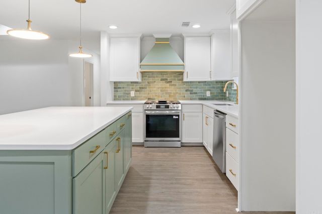 301 White Blossom Circle, Bryant, AR 72022