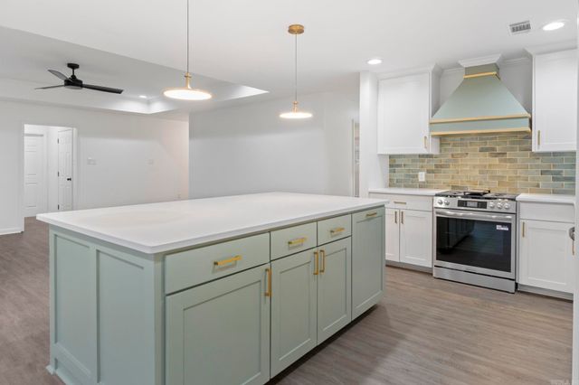 301 White Blossom Circle, Bryant, AR 72022