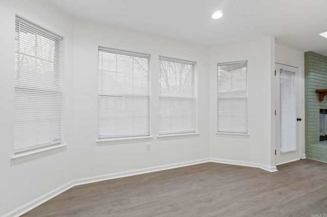 301 White Blossom Circle, Bryant, AR 72022