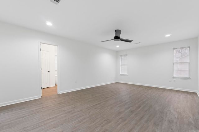 301 White Blossom Circle, Bryant, AR 72022