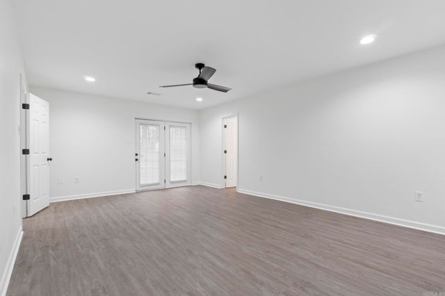 301 White Blossom Circle, Bryant, AR 72022