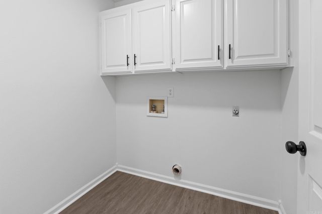 301 White Blossom Circle, Bryant, AR 72022