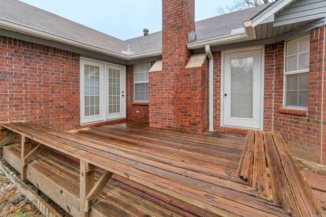 301 White Blossom Circle, Bryant, AR 72022