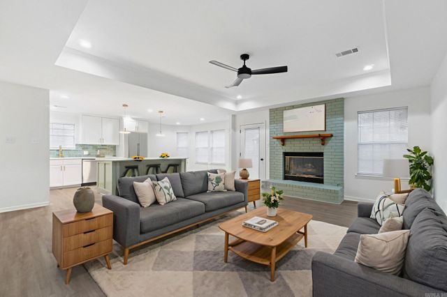 301 White Blossom Circle, Bryant, AR 72022