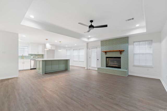 301 White Blossom Circle, Bryant, AR 72022