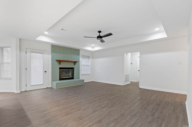 301 White Blossom Circle, Bryant, AR 72022