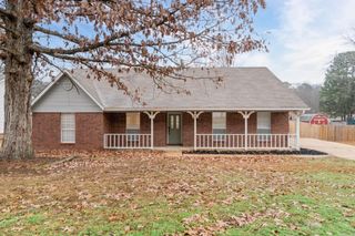 301 White Blossom Circle, Bryant, AR 72022