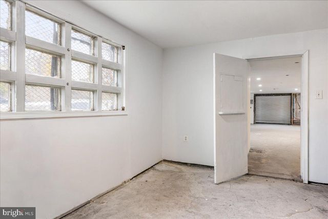 806 POWELL AVE, Darby, PA 19023