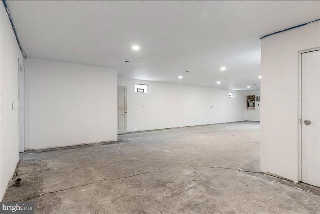 806 POWELL AVE, Darby, PA 19023