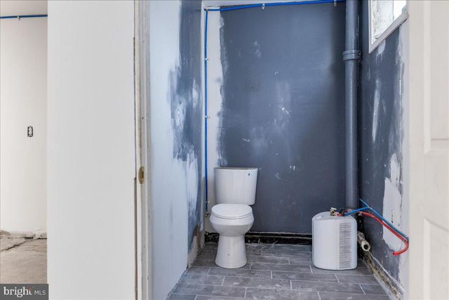 806 POWELL AVE, Darby, PA 19023