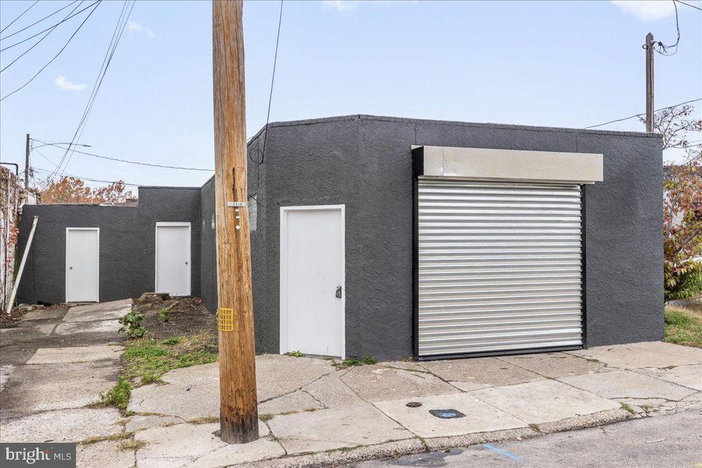 806 POWELL AVE, Darby, PA 19023