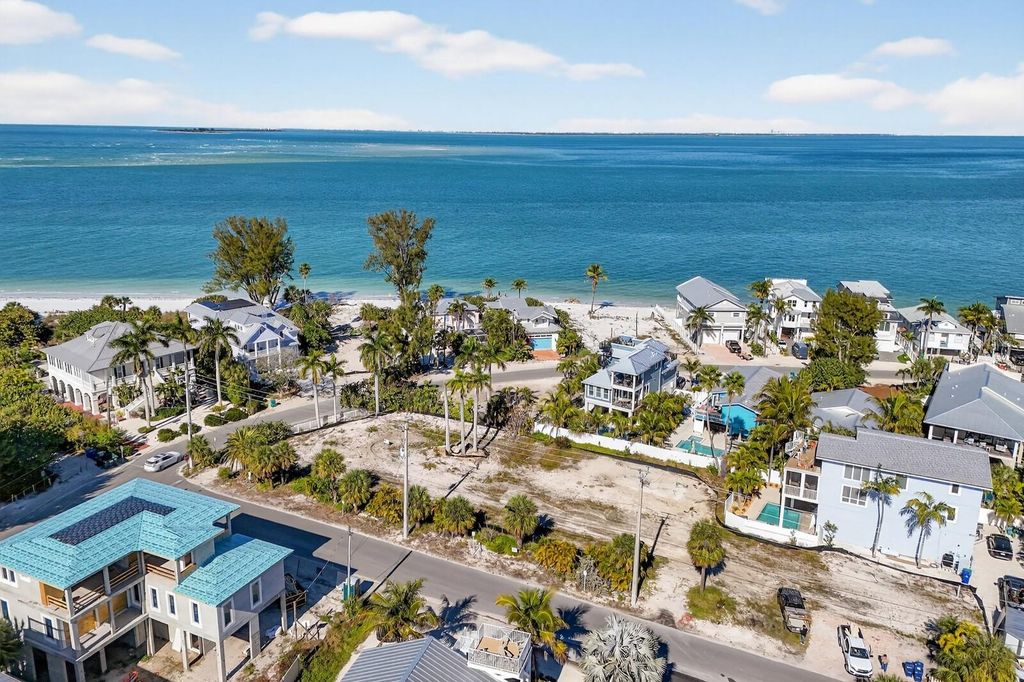 812 N BAY BOULEVARD, ANNA MARIA, FL 34216 — photo 3