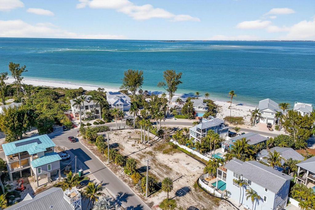 812 N BAY BOULEVARD, ANNA MARIA, FL 34216 — photo 4
