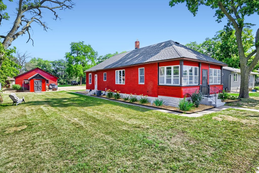 1211 3rd Street E, Hastings, MN 55033