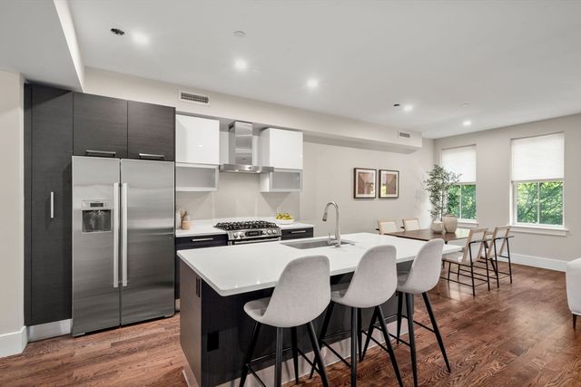 10 St George 301, Boston, MA 02118