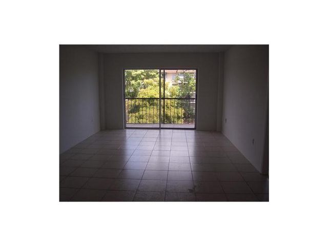 4158 Inverrary Drive 404, Lauderhill, FL 33319