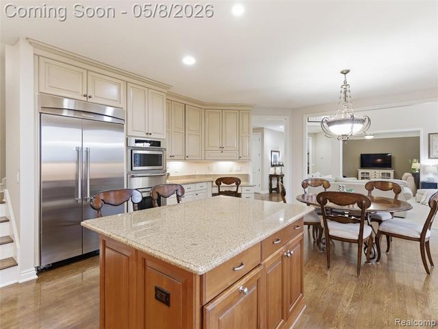 3881 Trout Creek Lane, Oakland, MI 48363