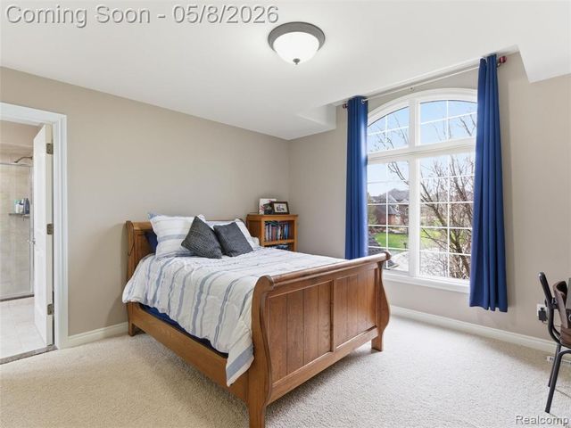 3881 Trout Creek Lane, Oakland, MI 48363