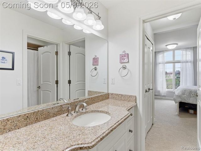 3881 Trout Creek Lane, Oakland, MI 48363