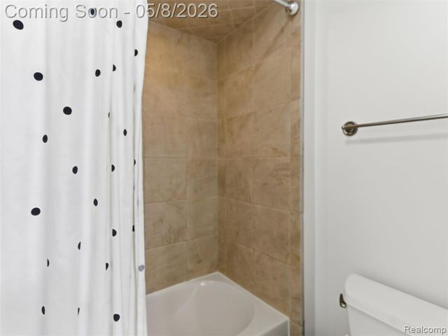 3881 Trout Creek Lane, Oakland, MI 48363