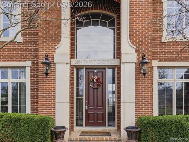3881 Trout Creek Lane, Oakland, MI 48363