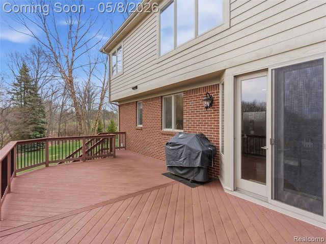 3881 Trout Creek Lane, Oakland, MI 48363