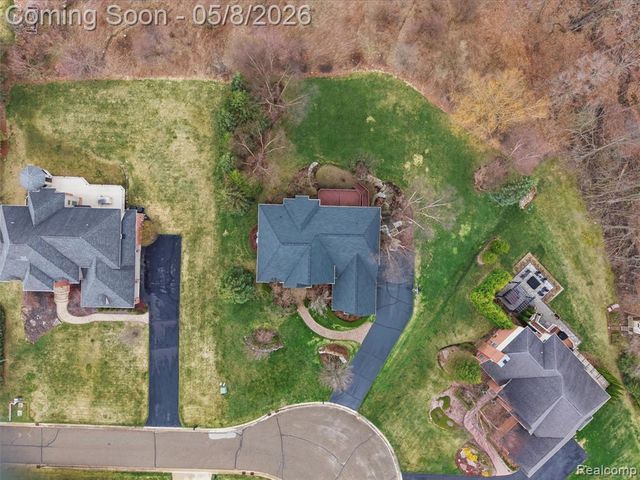 3881 Trout Creek Lane, Oakland, MI 48363