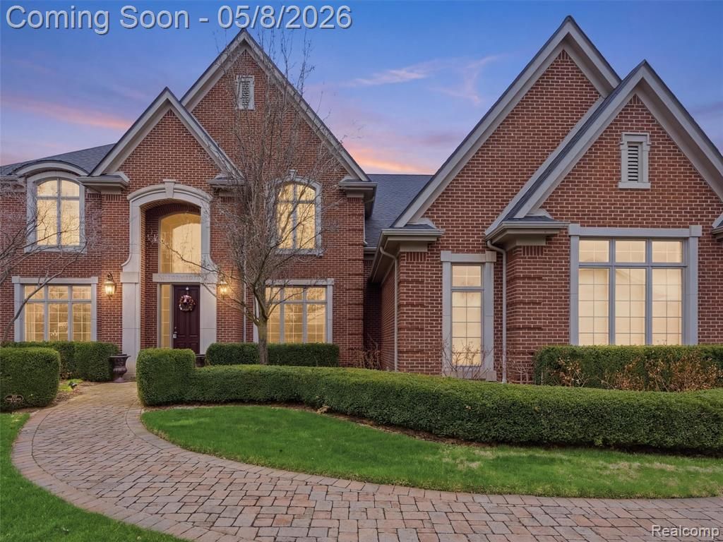 3881 Trout Creek Lane, Oakland, MI 48363