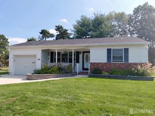 35 Southampton Road, Toms River, NJ 08757