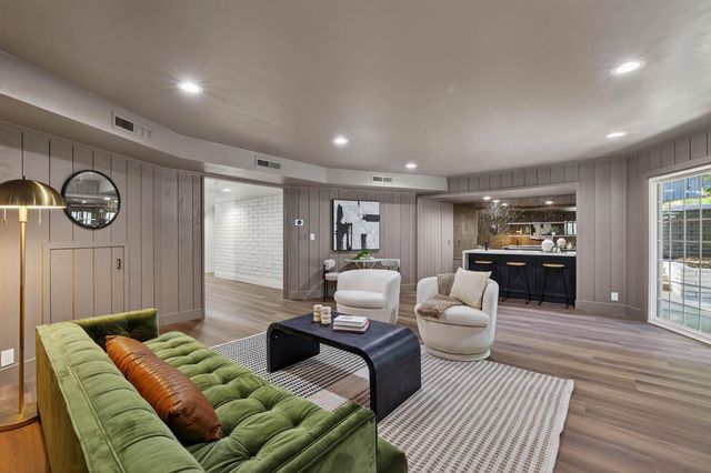 950 Somersby Way, Sacramento, CA 95864