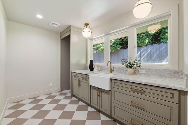 950 Somersby Way, Sacramento, CA 95864