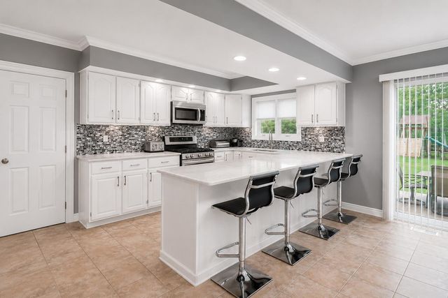 2116 Ridge Road, Highland, IN 46322