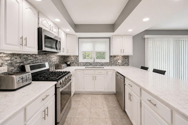 2116 Ridge Road, Highland, IN 46322